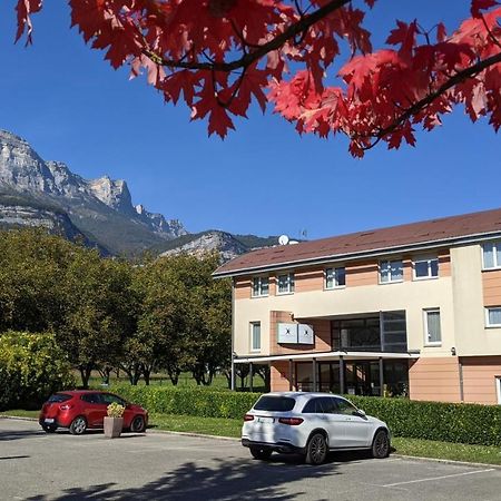 Le Domaine Des Fontaines - Hotel & Petit Dejeuner Bernin Екстериор снимка